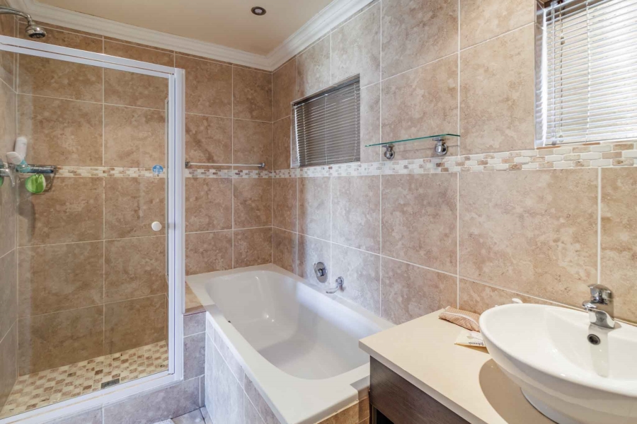 1 Bedroom Property for Sale in Table View Western Cape